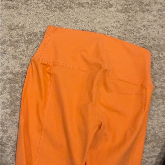 ALO Yoga  Orange Leggings Size Medium - Picture 4 of 7